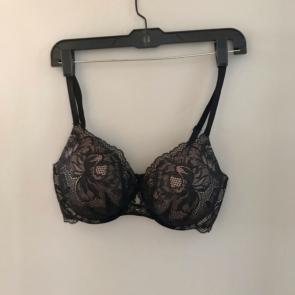 Victoria’s Secret Fabulous Plunge Bra Sz 34DD